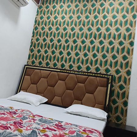 Hotel Hari Krishnam Residency Mathura Zewnętrze zdjęcie