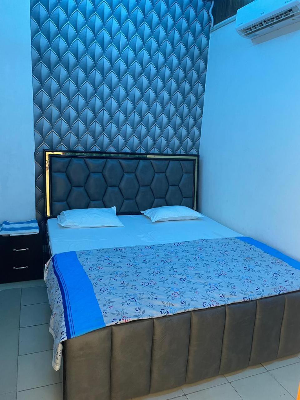 Hotel Hari Krishnam Residency Mathura Zewnętrze zdjęcie