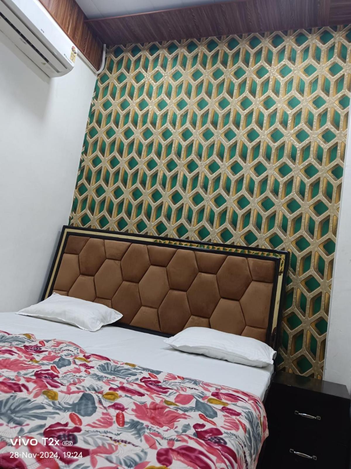 Hotel Hari Krishnam Residency Mathura Zewnętrze zdjęcie